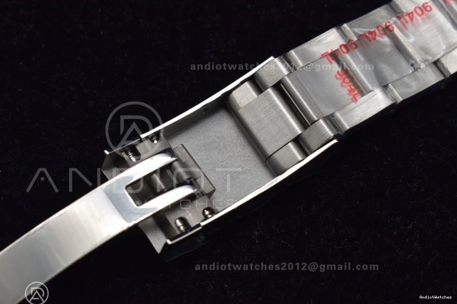 SS Skydweller Best Edition A23J Bracelet 1112 TWF Black on Snug Dial SS 0817